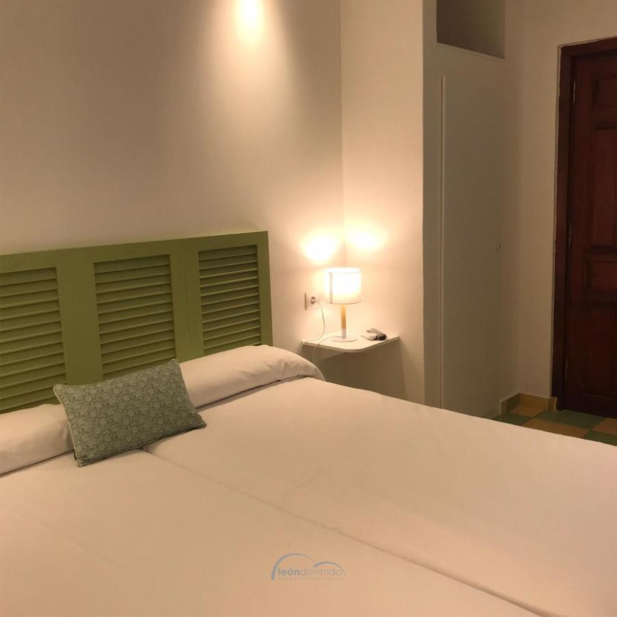 Leon Dormido Rooms & Apartments ポロップ エクステリア 写真