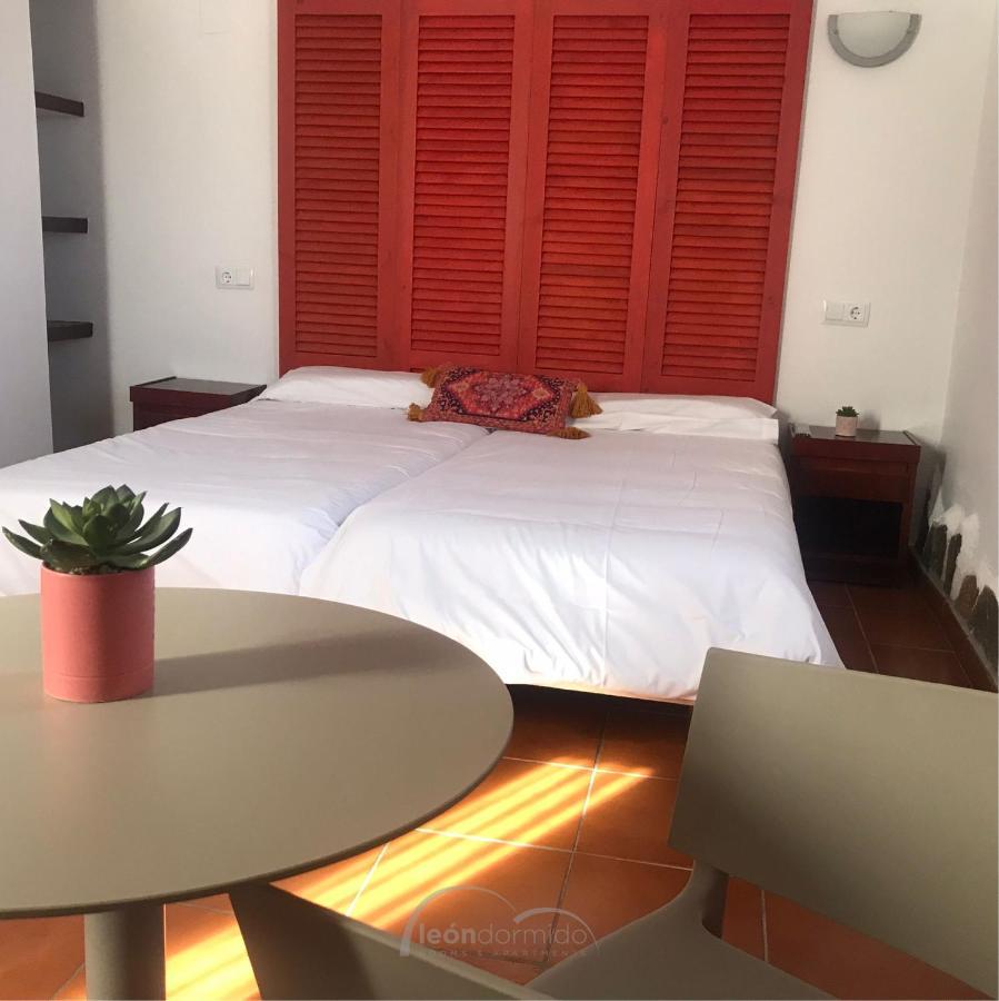 Leon Dormido Rooms & Apartments ポロップ エクステリア 写真
