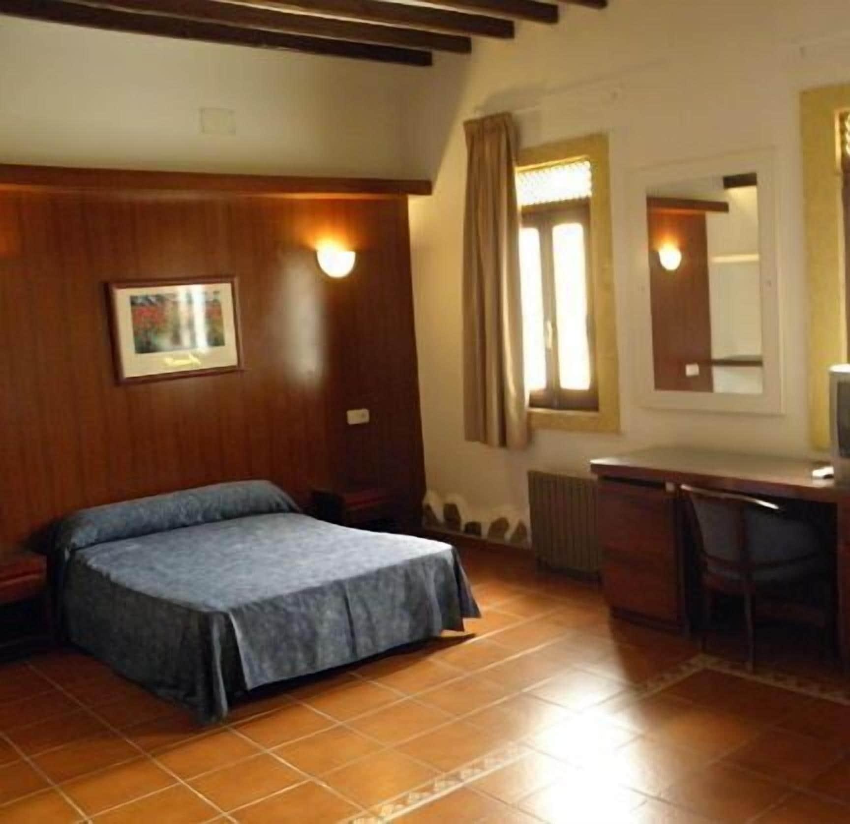 Leon Dormido Rooms & Apartments ポロップ エクステリア 写真