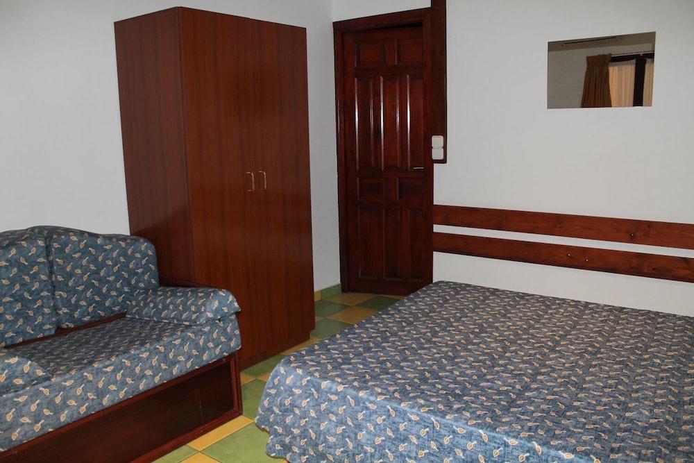 Leon Dormido Rooms & Apartments ポロップ エクステリア 写真