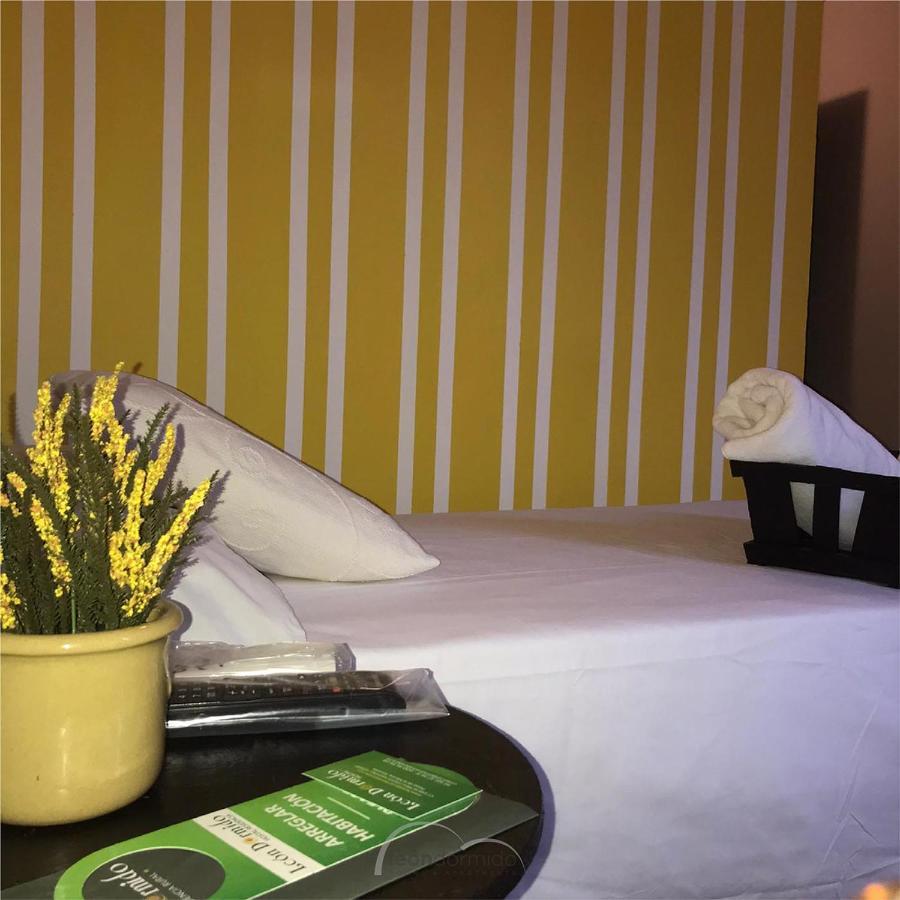 Leon Dormido Rooms & Apartments ポロップ エクステリア 写真