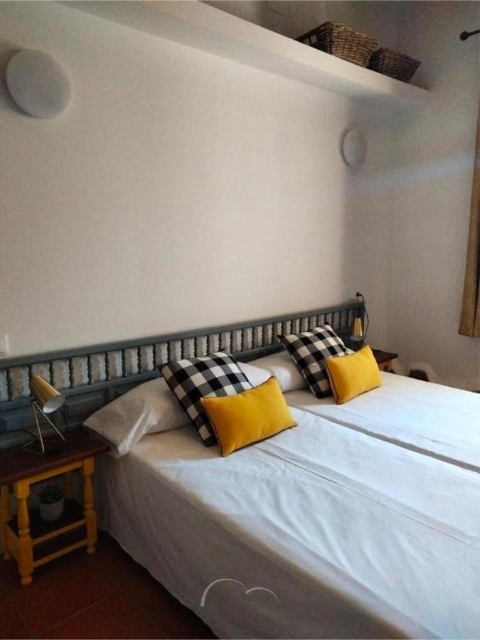 Leon Dormido Rooms & Apartments ポロップ エクステリア 写真