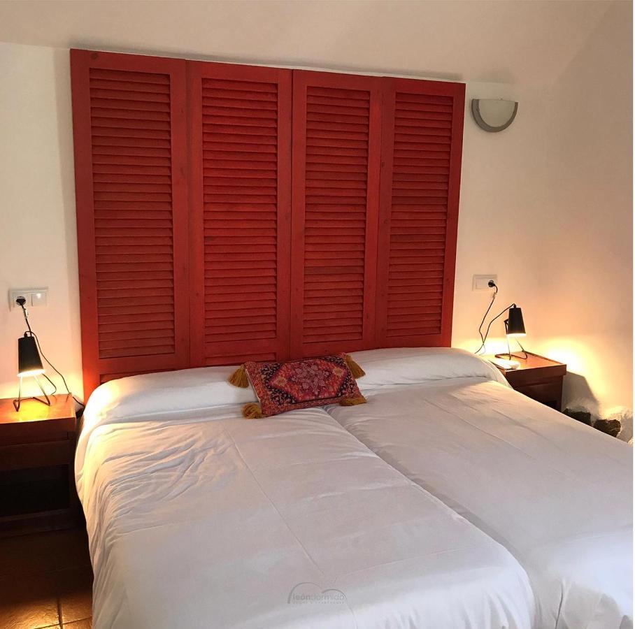 Leon Dormido Rooms & Apartments ポロップ エクステリア 写真