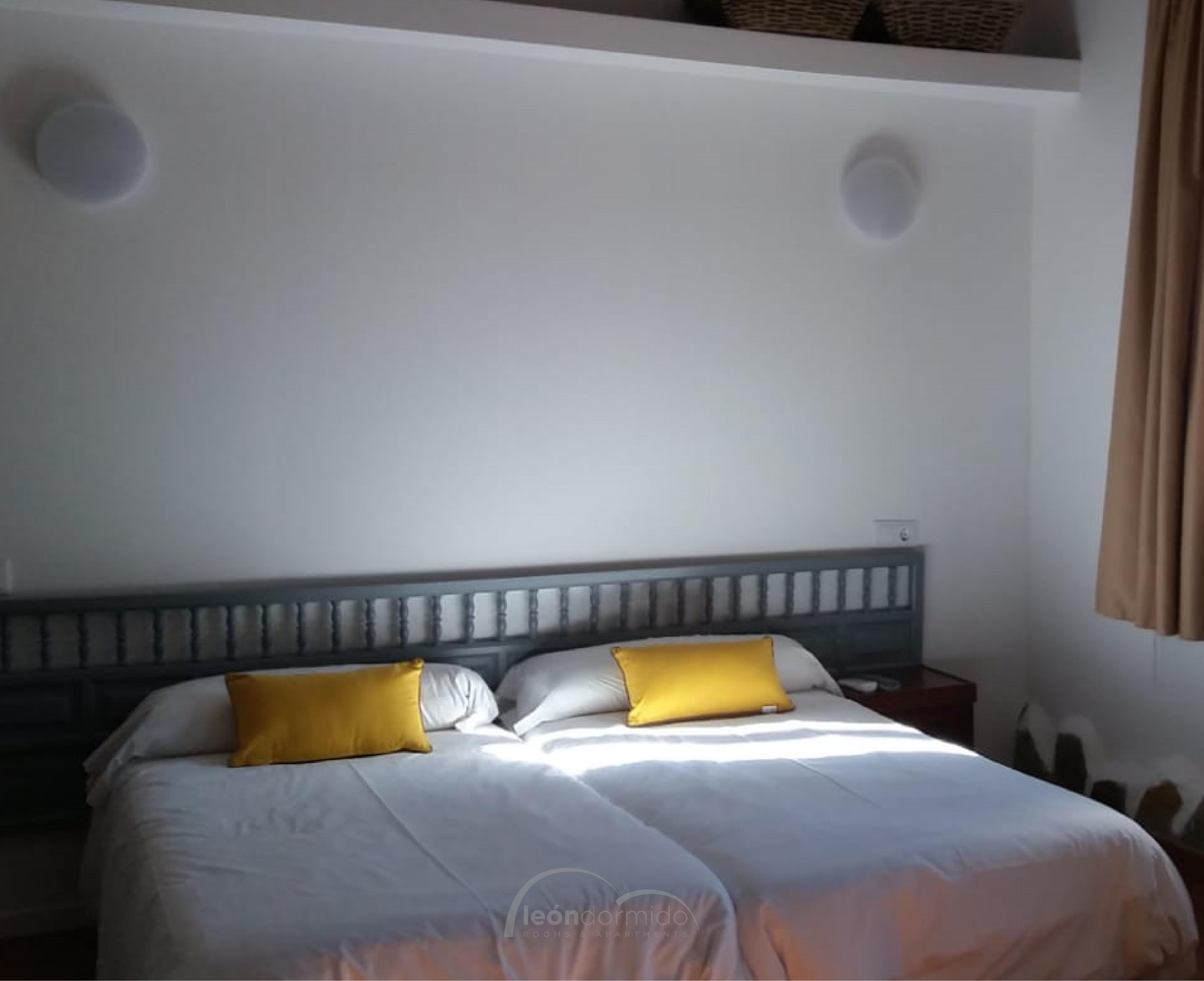 Leon Dormido Rooms & Apartments ポロップ エクステリア 写真