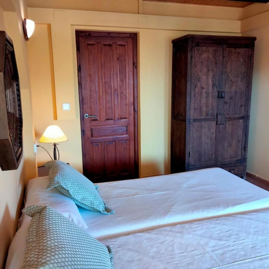 Leon Dormido Rooms & Apartments ポロップ エクステリア 写真