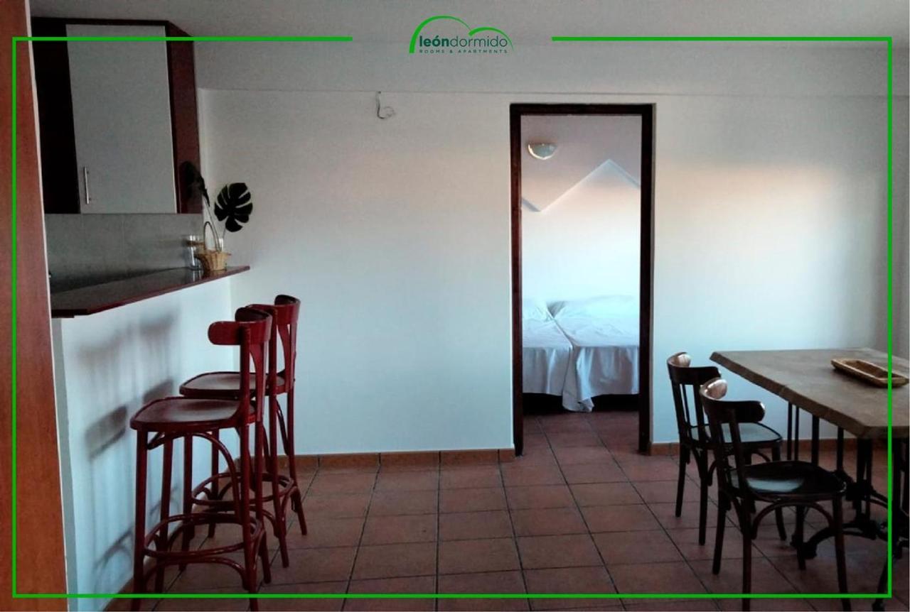 Leon Dormido Rooms & Apartments ポロップ エクステリア 写真