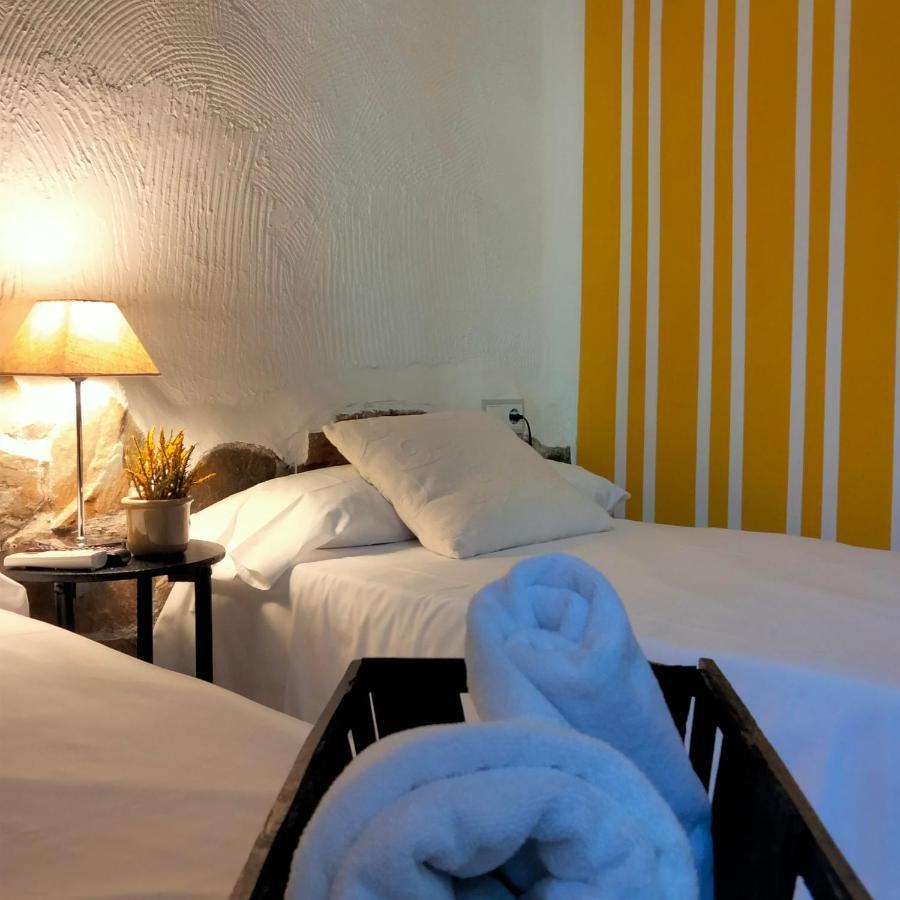 Leon Dormido Rooms & Apartments ポロップ エクステリア 写真