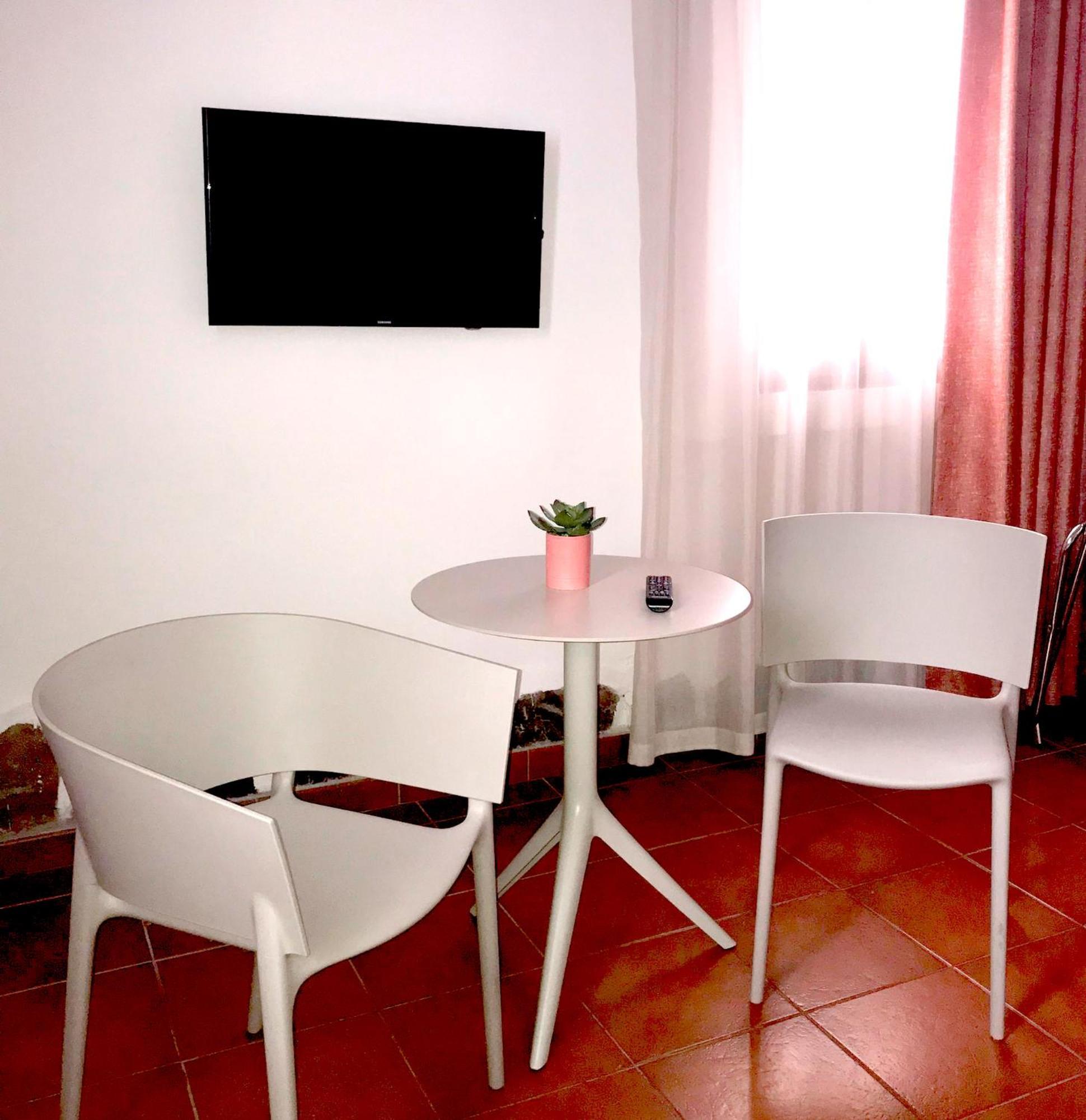 Leon Dormido Rooms & Apartments ポロップ エクステリア 写真